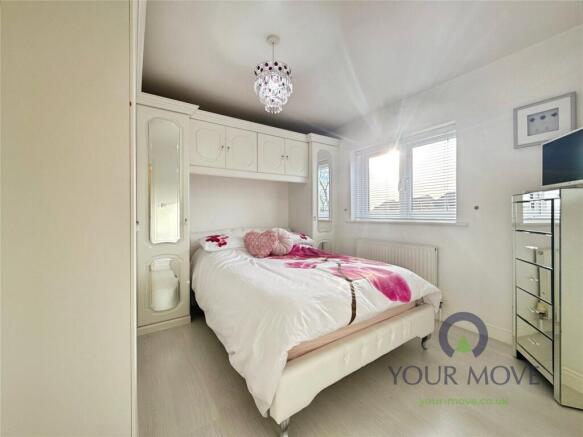 4 bed Detached for sale Image 9