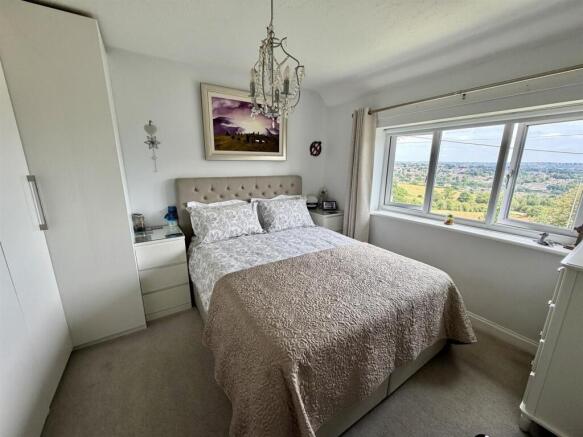 3 bed Semi-Detached for sale Image 12