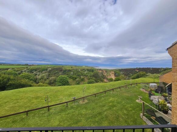 2 bed Flat for sale Image 5