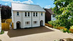 Flat 2, Malvern Court, Ashley Road, Epsom KT18 5BA