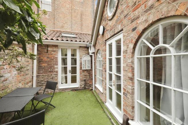 2 bed Detached for sale Image 8