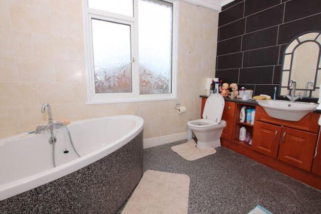 Bathroom / WC