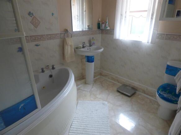 Photo 11