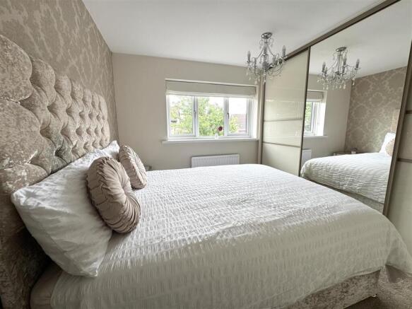 3 bed Semi-Detached for sale Image 4