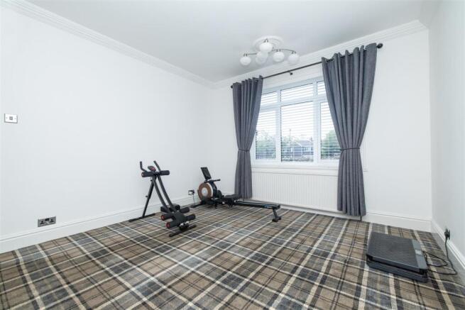 4 bed Detached Bungalow for sale Image 12