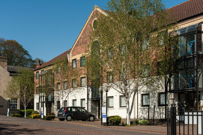 2 bed Apartment to rent Image 8