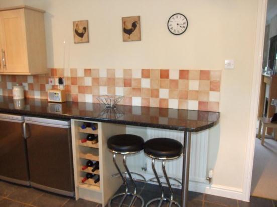 BREAKFAST BAR