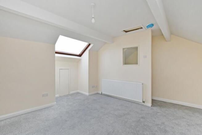 3 bed Terraced to rent Image 8