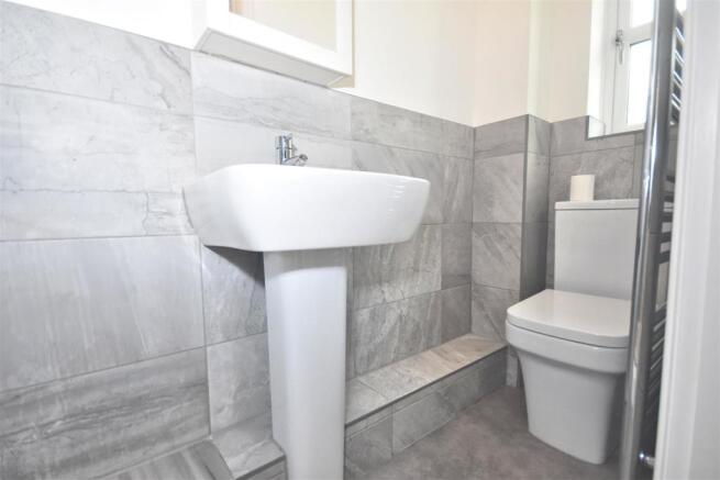 Ensuite 1.jpg