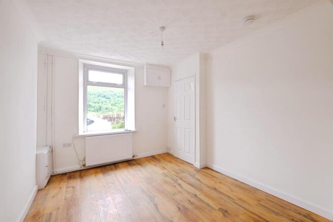 Excelsior Street, Waunlwyd, Ebbw Vale photo 4