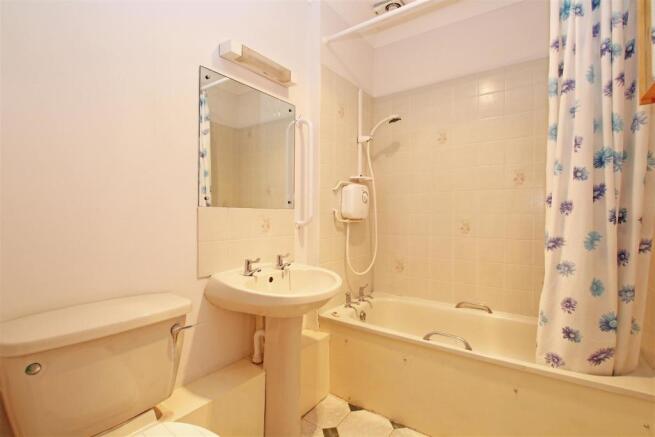 66SJC - Bathroom.jpg