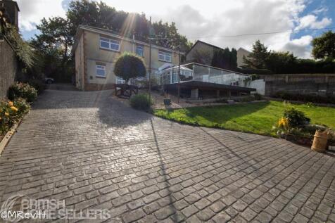 Heol Y Garn, Garnswllt, Ammanford, Swansea, SA18