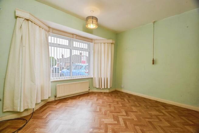 3 bed Semi-Detached Bungalow for sale Image 8