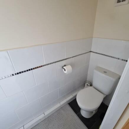Downstairs WC 2.jpg