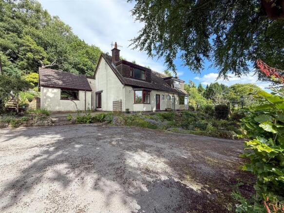 3-bed semi-detached on Prospect Drive St. Annes Vale, Stoke-On-Trent, £300,000