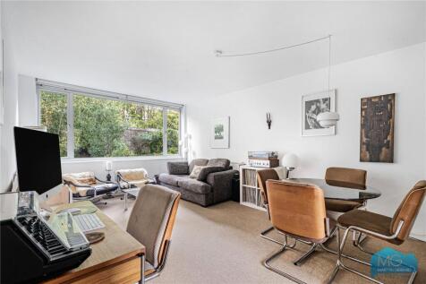 Avenue Road, Crouch End, London, N6