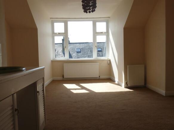 3 bed Terraced to rent Image 11