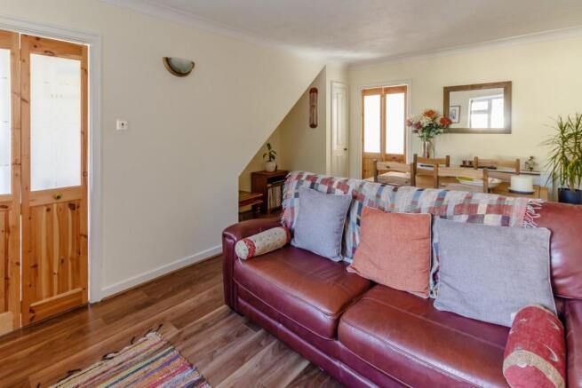 8355421-interior02.jpg