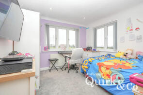 102, Hawkesbury Road, Canvey Island SS8 0EY