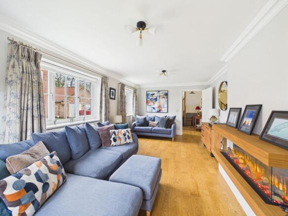 4 bed Detached for sale Image 12