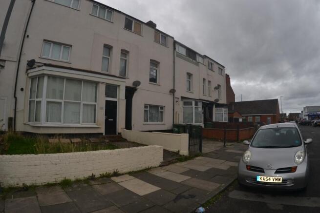 2 bed Flat to rent Image 7