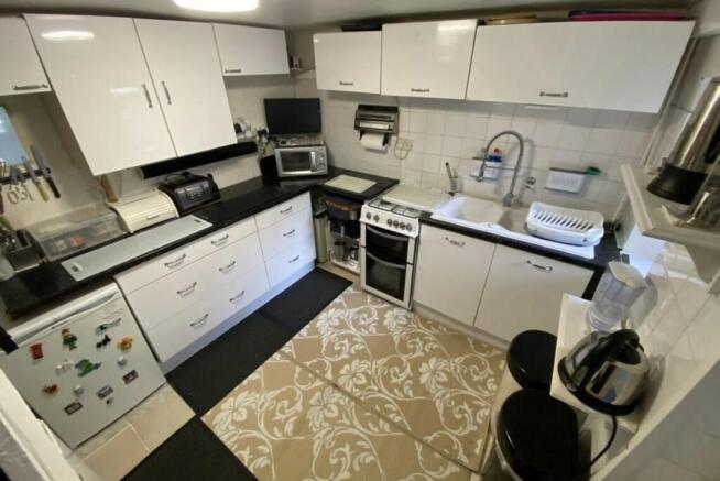 Kitchen (lower ground floor)