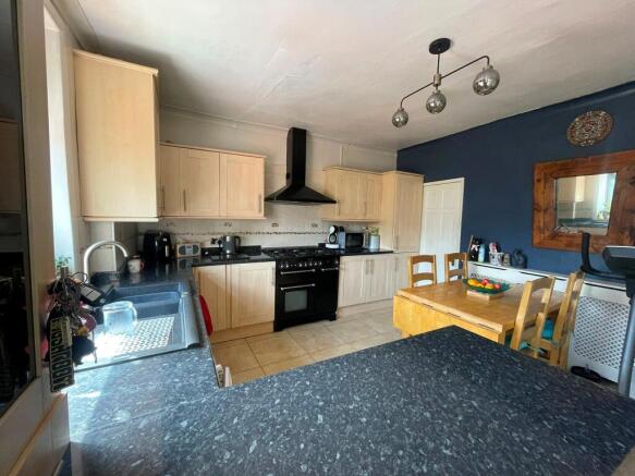 2 bed Terraced for sale Image 4