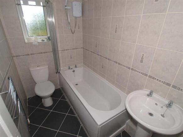 BATHROOM/WC