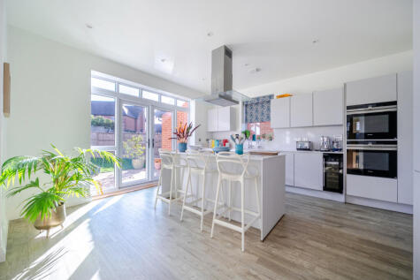 Oat Close, Rotherfield Greys, Henley-on-Thames, Oxfordshire, RG9