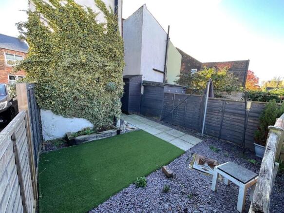 2 bed House for sale Image 12