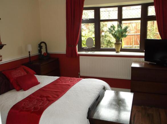 bed 1.jpg