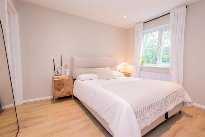Albert Road, Bagshot photo 4
