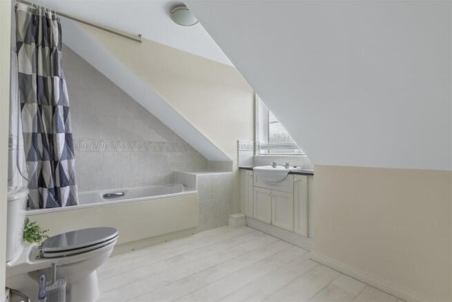 2 bed Apartment for sale Image 12
