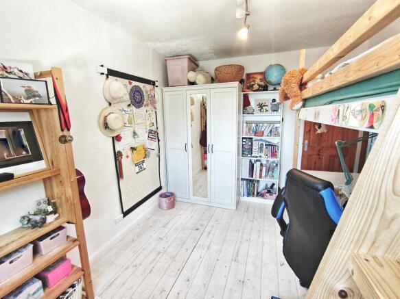 3 bed Terraced for sale Image 12