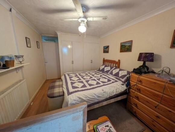 bed 2.jpg