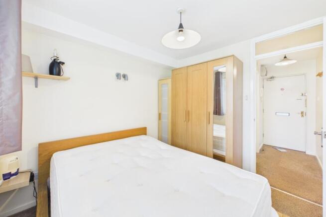 1 bed Apartment to rent Image 4