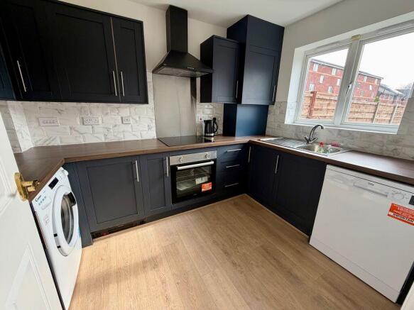 Northcote Avenue, Wythenshawe, Manchester photo 4