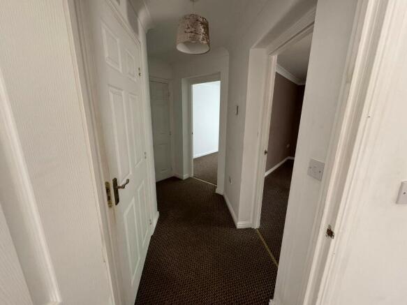 2 bed Ground Flat for sale Image 10