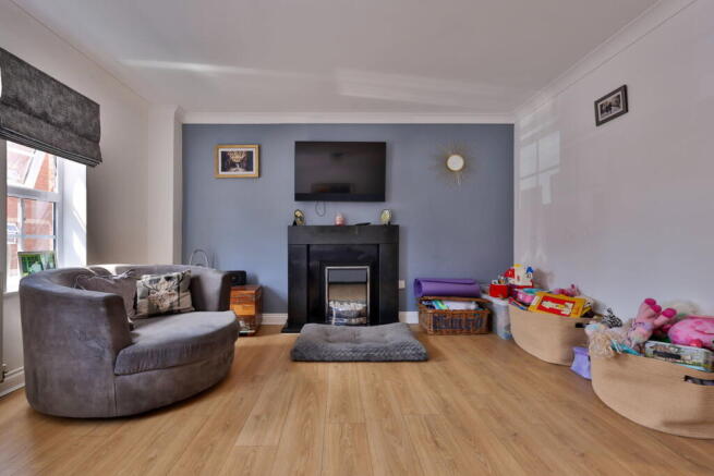 4 bed Town House for sale Image 7