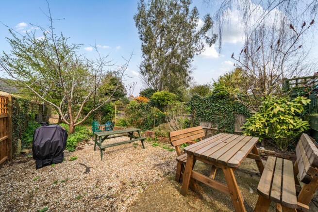 1431871-5-69c116a...