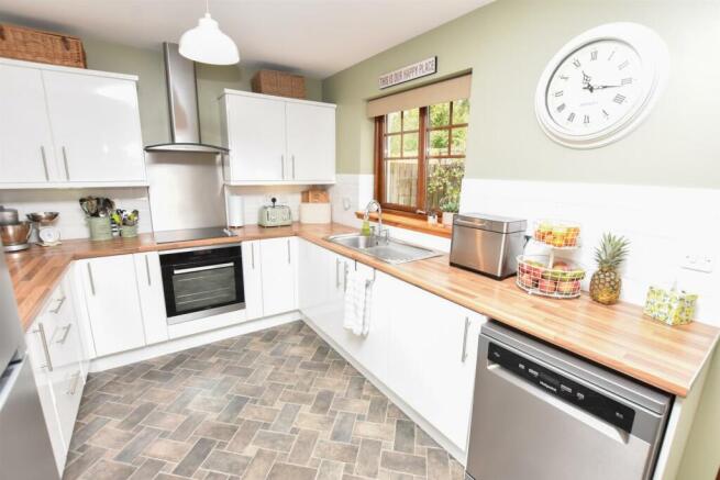 KITCHEN-DINER-2.jpg