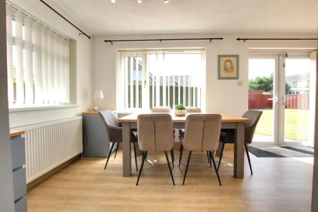 3 bed Semi-Detached for sale Image 9