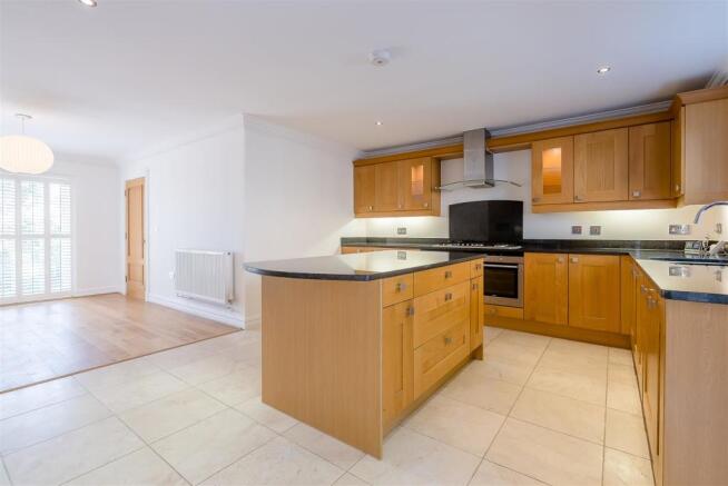 8511736-interior18.jpg