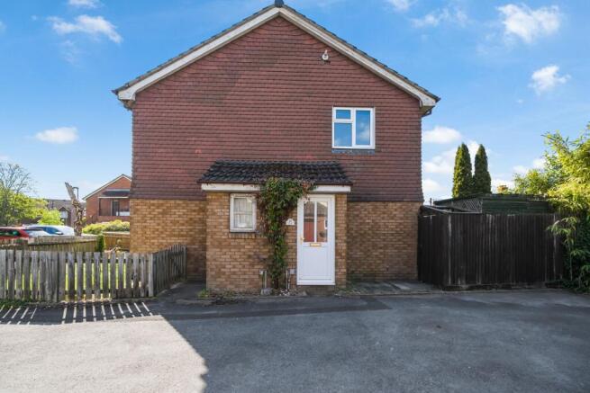 1-bed house on Holmes Court, Andover, SP10, £200,000