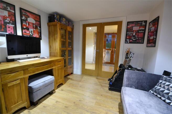 Photo 8