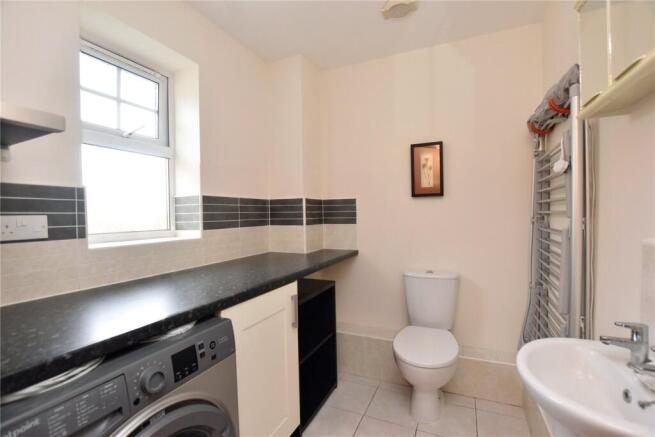3 bed Apartment for sale Image 11