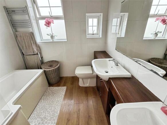 Bathroom/Wc
