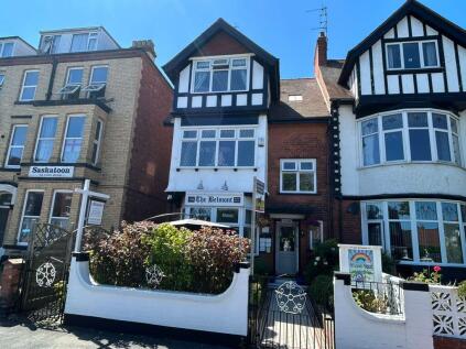 Guest House + Holiday/Owner Annexe - Flamborough Road, Bridlington