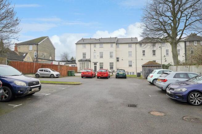 75D Kneesworth St...