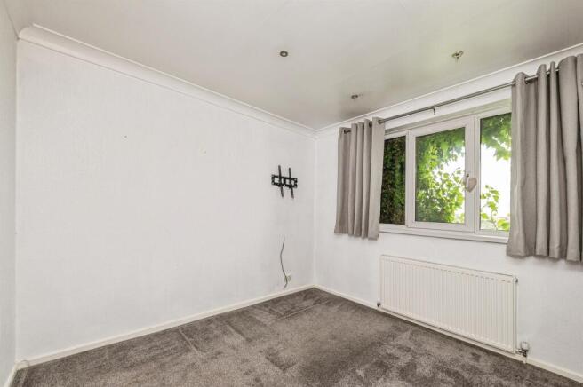 4 bed Detached for sale Image 11